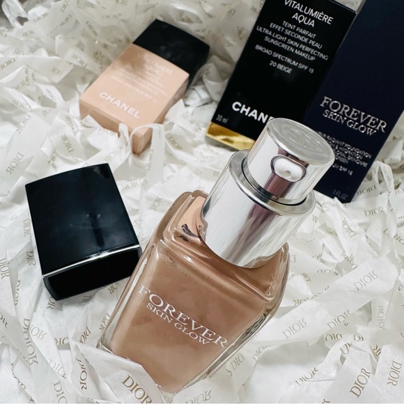 Dior Skin Glow & Chanel Vitalumiere Aqua - Picture 5 of 6